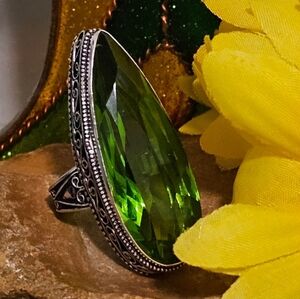 Peridot Ring - abundance, prosperity, and emotional healing